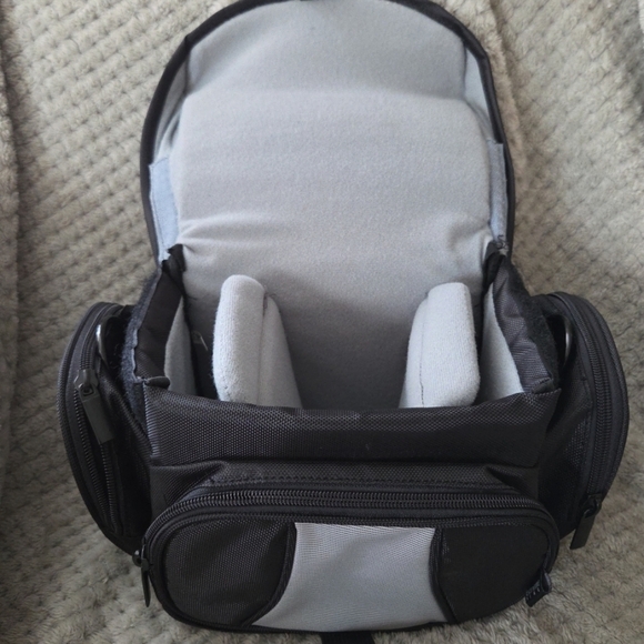 Extreme Gear Black And Gray Digital Camcorder/ Camera Bag - Picture 2 of 8